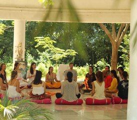 21 jours en formation de professeur de hatha yoga intensive et transformatrice de 200 h à Rishikesh, Inde - Photo 2