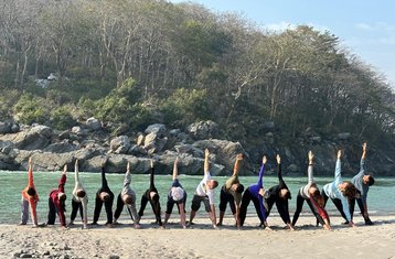 12 jours en formation de professeur de yoga 100h avec Ayurveda à Rishikesh, Inde
