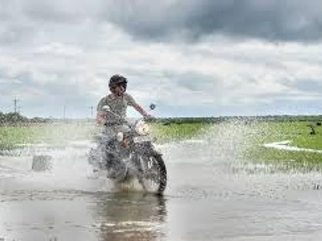 7 Day Guided Motorcycle Tour with Wildlife Experience and Historical Sites in Sri Lanka photo 3