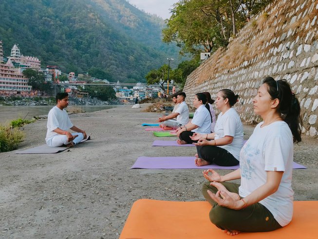 7 Day Yoga Meditation Retreat in Rishikesh - BookYogaRetreats.com