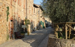 Monteriggioni Retreats & Trips