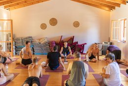 8 Tage Fitness- und Embodiment-Retreat mit Alex Crockford & Yorgos Karamalegos in Kreta, Griechenland