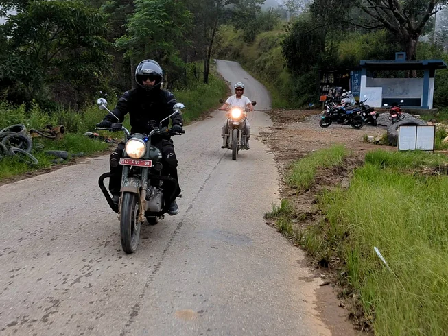 9 Day Guided Loop Motorcycle Tour in Nepal - A Journey Through the Heart of the Himalayas photo 5