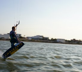118 días de campamento de kitesurf para todos los niveles en la laguna ventosa y poco concurrida de Djerba, Túnez - Photo 1