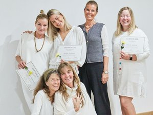 Zelfgestuurde Online 200-Urige Hatha Yoga Docentenopleiding