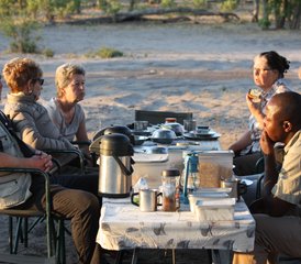 5 Jour Safari au Coucher du Soleil dans la Réserve de Gibier de Moremi Est et Le Parc National de Chobe au Botswana - Photo 2