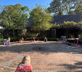 113-Daags Bourgondisch Yoga & Verwenweekend in een Magische Kerk in Horssen, Nederland - Photo 1