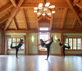 4 días de fin de semana de autocuidado: retiro de yoga por el Día del Trabajo en Cazadero, California, Estados Unidos - Photo 2