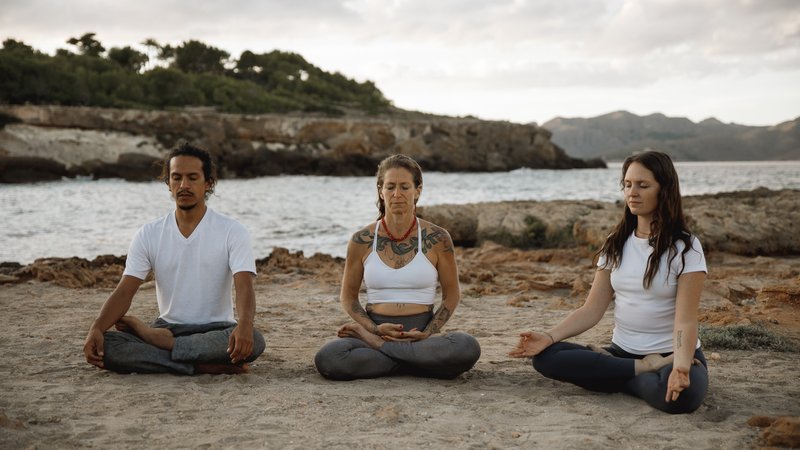 6-Daagse 50-Uur Yin Yoga en Klankhealing Docentenopleiding op Mallorca Spanje