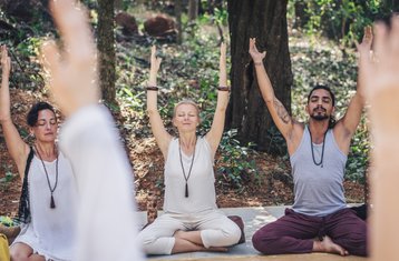 13 Tage 100-Stunden Yin Yoga Therapie Yogalehrer Ausbildung in Ubud, Bali, Indonesien