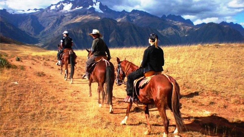 2 Day Ancestral Secret Horse Riding Holiday in Chinchero, Cusco