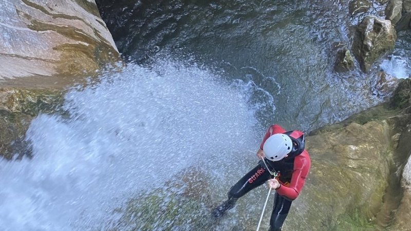 1 Day Non-Residential Technical Canyoning with a 60-Meter Waterfall in The Ecouges, Vercors, France