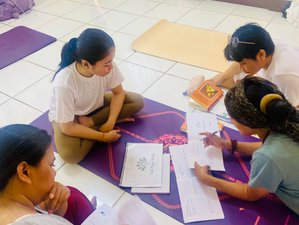 21 Tage 200-Stunden Yogalehrer-Ausbildung in Rishikesh, Indien