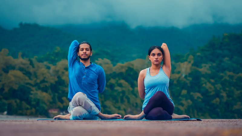 18 días de profesorado de yoga multiestilo de 200 horas con sanación con sonido en Rishikesh, India