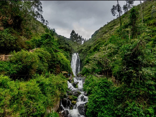 4 Day North - West Culture Revival Guided Motorcycle Tour in Ecuador photo 4