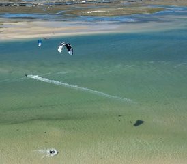 01 mois en stage de kitesurf et de coworking en Algarve, Portugal : 20 sessions, eau plate et vagues - Photo 1