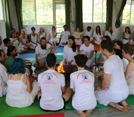 28 Tage 300-Stunden Fortgeschrittene Ashtanga Vinyasa und Hatha Yogalehrer Ausbildung in Rishikesh, Indien - Photo 4