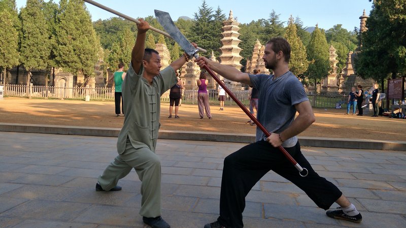 6 Monate Shaolin Kung Fu Ausbildung und Buddhistische Kultivierung mir Mönchen am Berg Sikong, Anhui