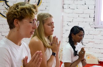 12 jours-100h en formation de professeur de yoga pranayama et méditation à Dharamshala, en Inde