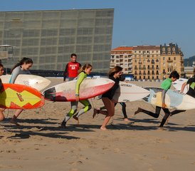 7 días de campamento de surf para todos los niveles y cursos de español en San Sebastián - Photo 3