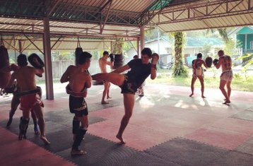 6 Maanden Betaalbare Muay Thai Training en Accommodatie in Ao Nang, Thailand