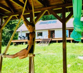 8-tägiges privates Wellness- und Aerial-Yoga-Retreat in den Bergen und Wäldern von Kamesznica, Polen - Photo 4