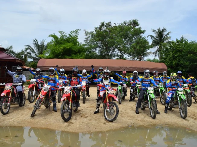 8 Day Guided Enduro Motorcycle Tour in Pattaya With VIP Speedboat 3 Deserted Islands Charter photo 4