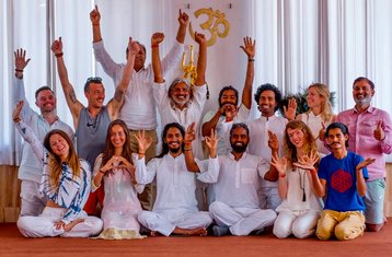 29 jours en formation de professeur de yoga kundalini 300h à Rishikesh, Inde