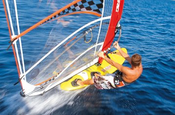3 Day Windsurf, Kitesurf, Wingfoil, and SUP Holidays in Queensland, Australia