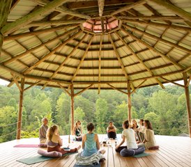 104 jours en stage d’immersion dans le labyrinthe et la nature dans les contreforts des Great Smoky Mountains, États-Unis - Photo 1
