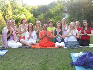 24 días de formación de profesorado de yoga de 200 horas en Rishikesh, India