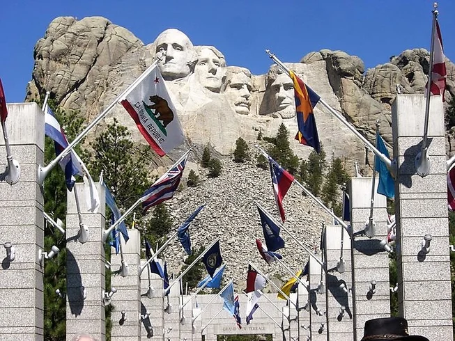13 Day Fully-Guided Lynette's Wild Frontier Motorcycle Tour in USA via Yellowstone National Park photo 10