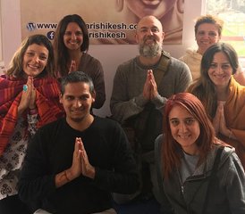 327 jours-300h en formation avancée de professeur de yoga hatha, ashtanga et ayurvéda à Rishikesh, Inde - Photo 1