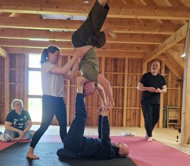 4 Tage Sommer AcroYoga Retreat für Level II und III und stehende Akrobatik in Woserin, Deutschland - Photo 3