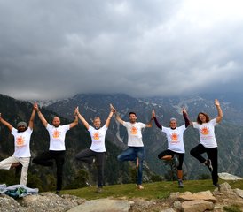 47 Tage 500-Stunden Vollständige Yogatherapie Yogalehrer Ausbildung in Dharamshala, Indien - Photo 4