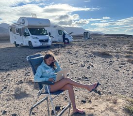 8 días de campamento de surf en Fuerteventura, España con experiencia vanlife - Photo 2