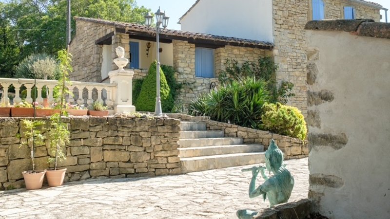 8 días de retiro básico de yoga y meditación: un viaje a través de los chakras en Antugnac, Francia