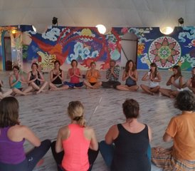 68 días de formación de profesorado de Yin Yoga de 50 horas en Suryalila, Cádiz, España - Photo 1