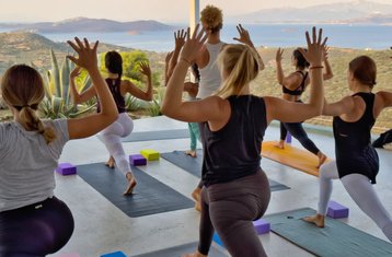 24 jours-300h en formation de professeur de yoga vinyasa et yin sur l’île d’Eubée, Grèce