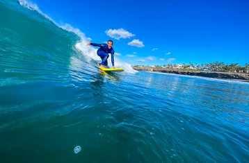 8 días de retiro de surf avanzado con guía en Gran Canaria, España - ¡Mejora tu surf!