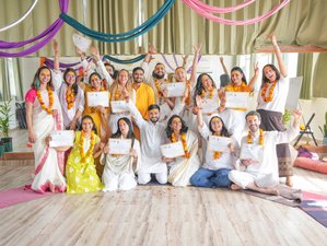 58 días de formación de 500 horas de yoga Kundalini tradicional y pre y posnatal, de principiante a avanzado, en Rishikesh, India
