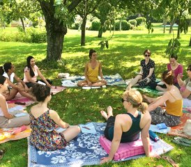 5 jours en stage de yoga et running : nature, respiration, chant, rire dans le parc du Thuit, France - Photo 4