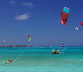 8 Tage Anfänger Kitesurf Camp im Surfers Retreat in Fuerteventura, Spanien - Photo 4