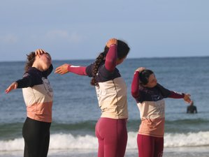 8 jours en stage de yoga dans un camp de surf en face de la plage de Peniche, Portugal