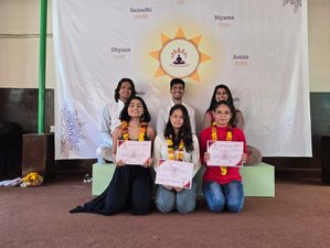 22 jours en formation de professeur de yoga 200h à Rishikesh, Inde