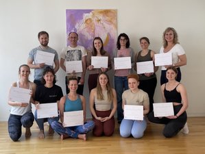 200-Stunden Vinyasa Yogalehrer Ausbildung über 8 Wochenenden in Zürich, Schweiz