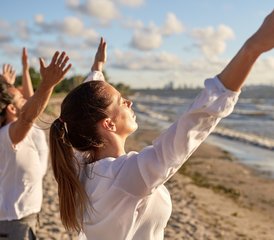 200-Stunden Hybrid: Selbstbestimmt Online und 20 Tage Yin Yoga Therapie TTC in Koh Phangan, Thailand - Photo 2