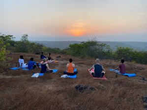 11 jours-200h en formation de professeur de yoga hybride avec sonothérapie à Goa, Inde