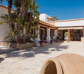 107 jours de retraite yoga, soins ayurvédiques et massages à Ibiza, Espagne - Photo 1
