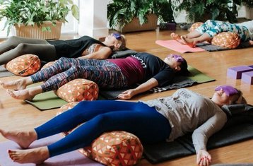 30-Stunden Online Yin Yoga Lehrer Ausbildung: Verwandle deine Praxis und dein Unterrichten